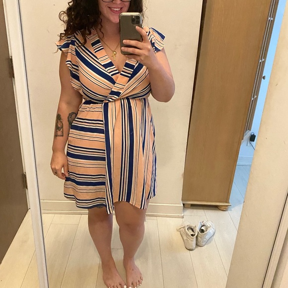 Dress with pink blue and white stripes - Picture 4 of 4